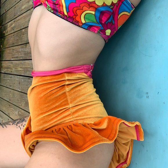 Solstice Intimates Ruffle Shorties - Picture 7 of 9